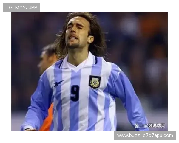 阿根廷足球传奇前锋巴蒂斯图塔的巅峰岁月与辉煌成就回顾